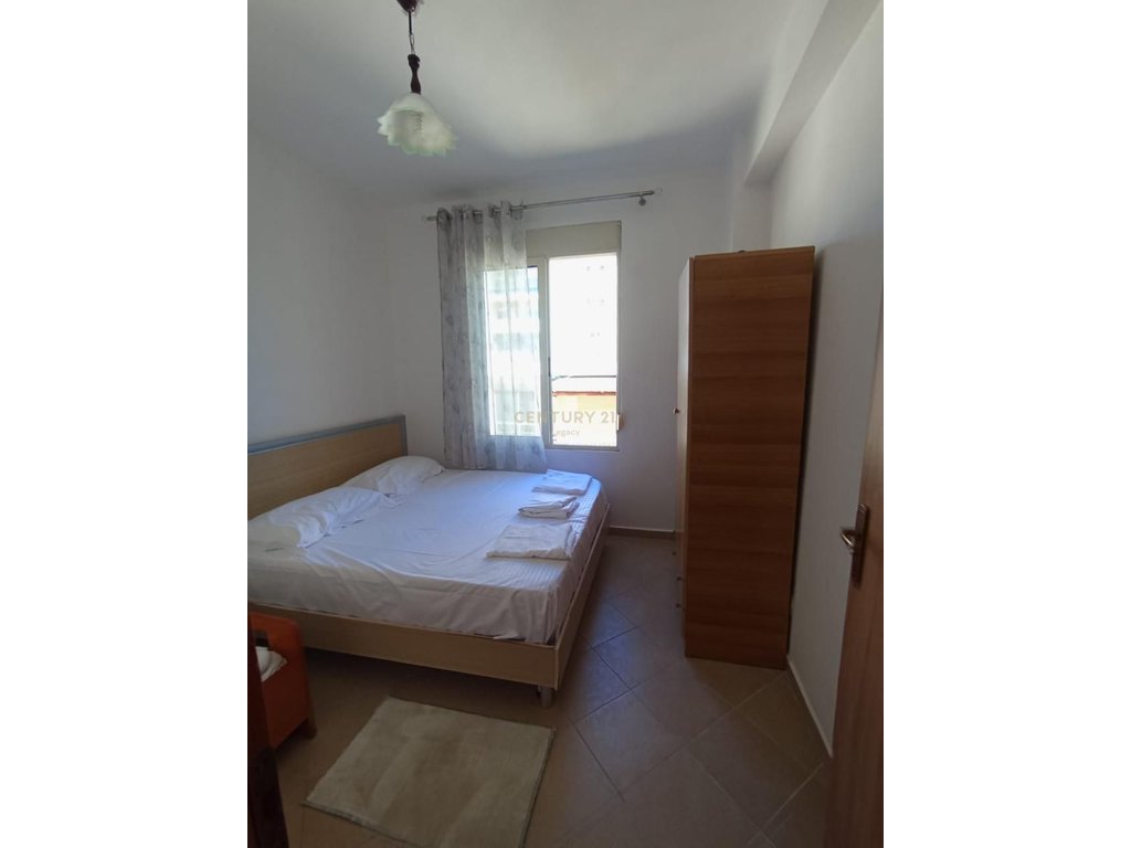 Garsoniere me qira ne shkembin e kavajes!