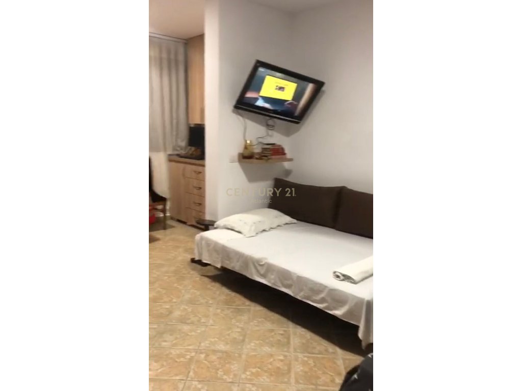 Garsoniere me qira ne shkembin e kavajes!