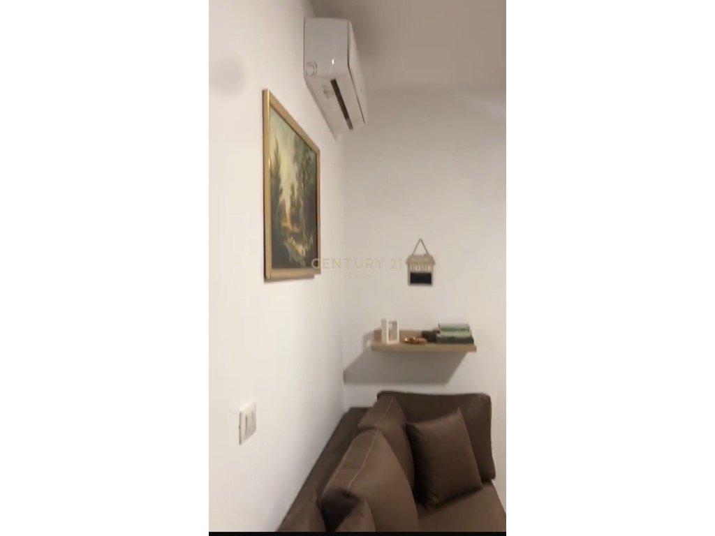 Garsoniere me qira ne shkembin e kavajes!