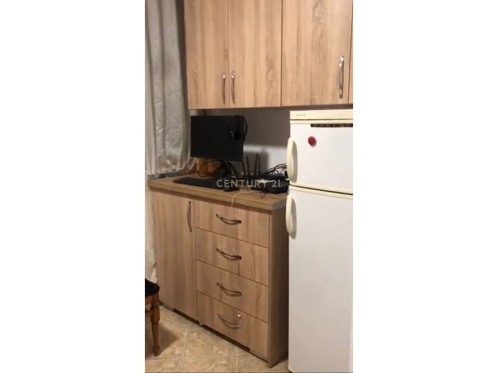 Garsoniere me qira ne shkembin e kavajes!