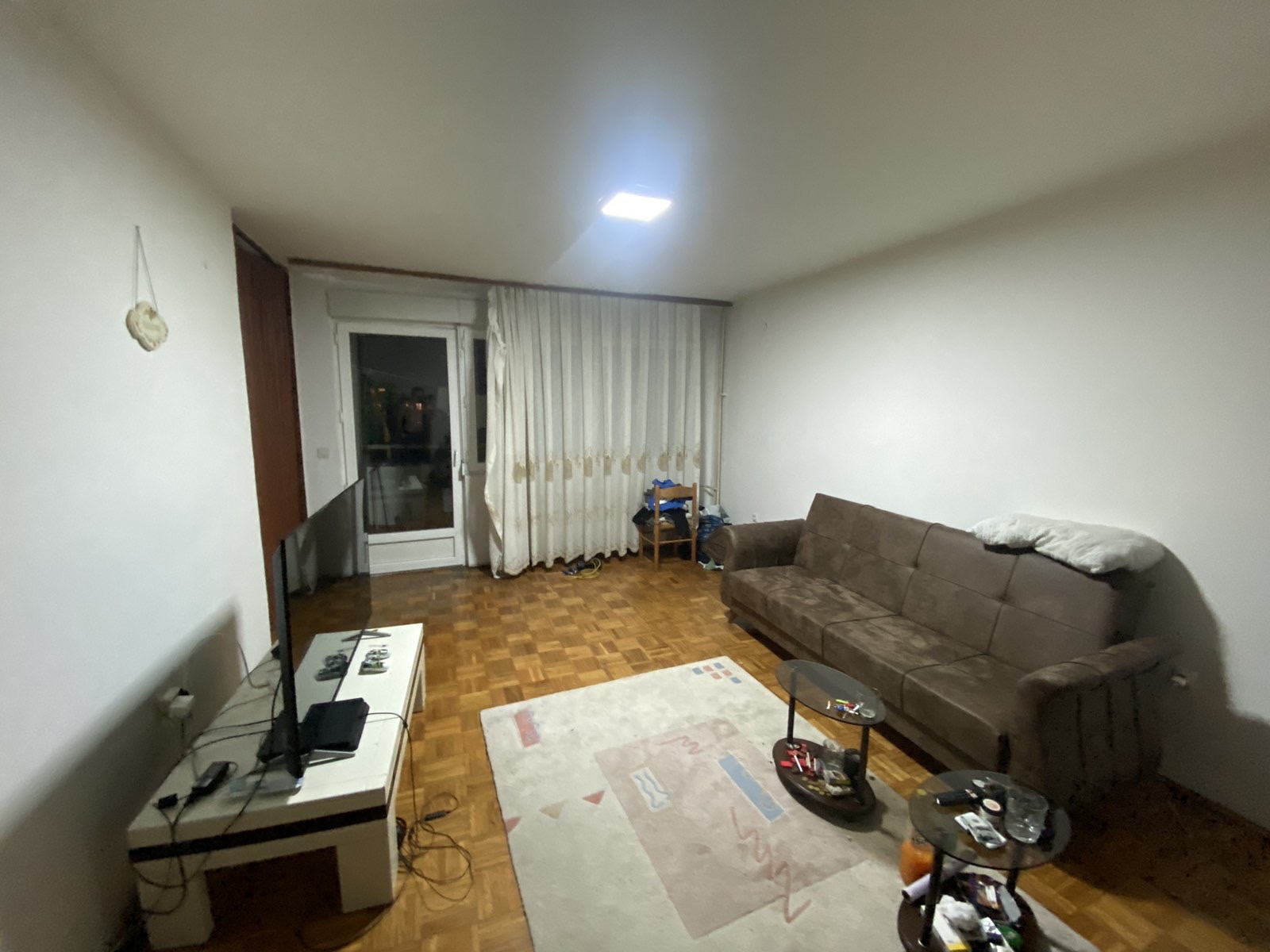 Banesë në shitje në bregun e diellit