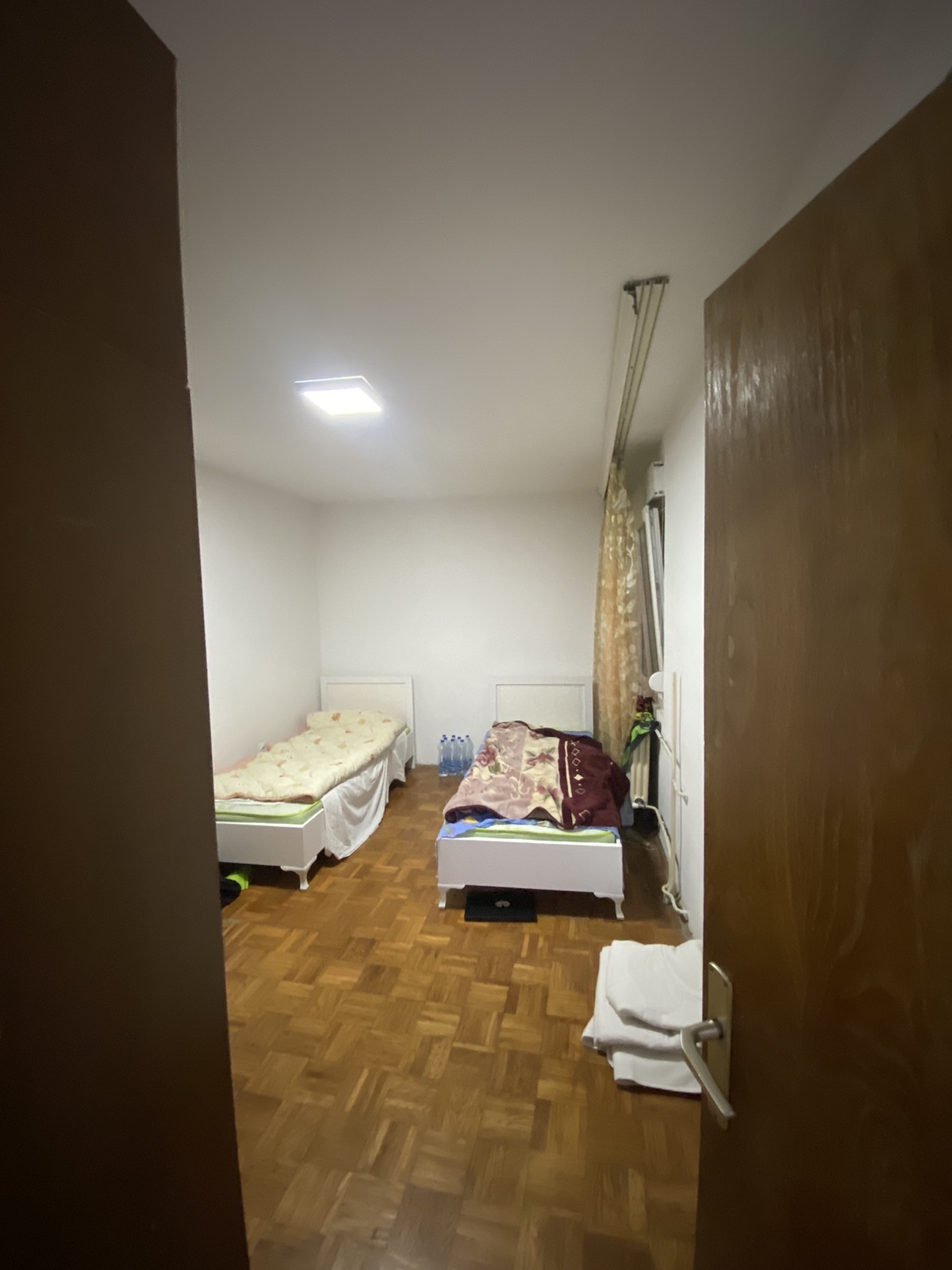 Banesë në shitje në bregun e diellit