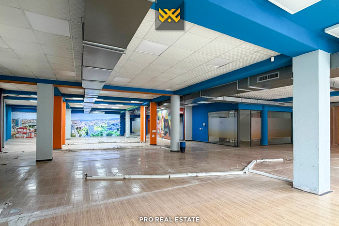 Lokal 550m² me #qira në dragodan