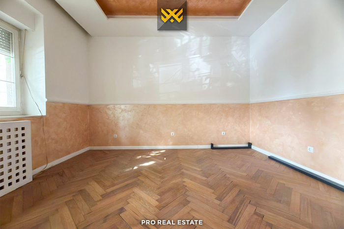 Office 108m² for rent in downtown