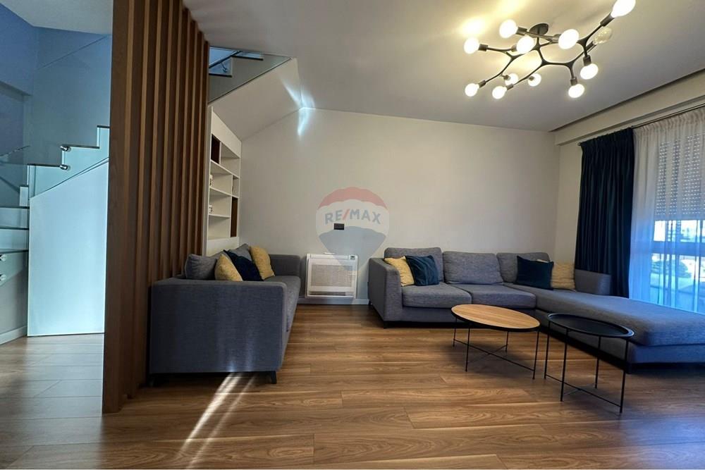 Offered for rent duplex 3+1+2 in the 5 majit area, an ideal opportunity for comfortable and modern living. (4)