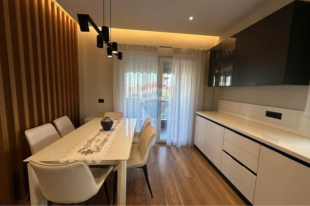 Offered for rent duplex 3+1+2 in the 5 majit area, an ideal opportunity for comfortable and modern living. (6)