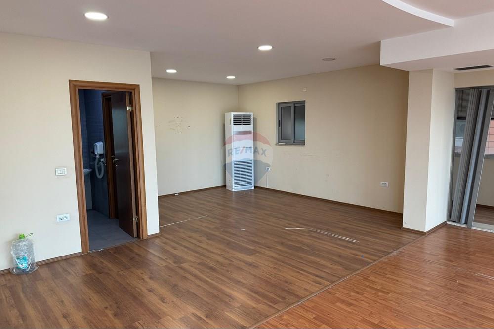 Ufficio in affitto in uno degli edifici migliori di Tirana, come galeria etc.