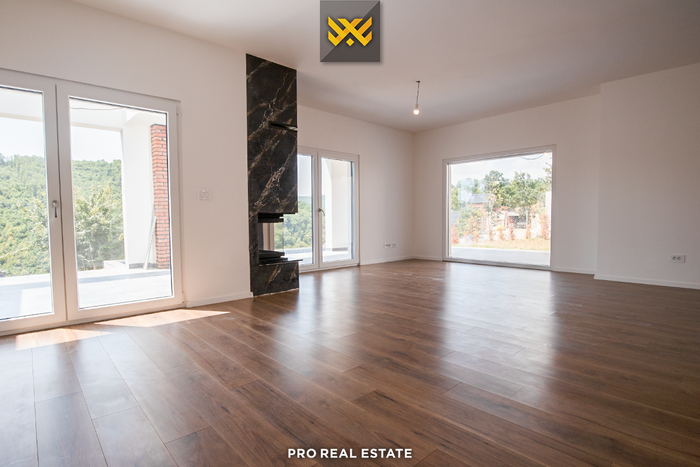 Villa de 160m² para #venda em novobërdë (2)
