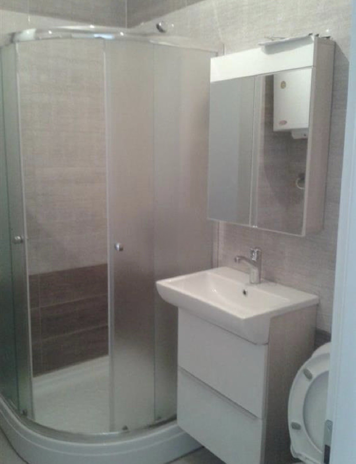 Studio à louer dans le quartier des muhaxherëve (3)