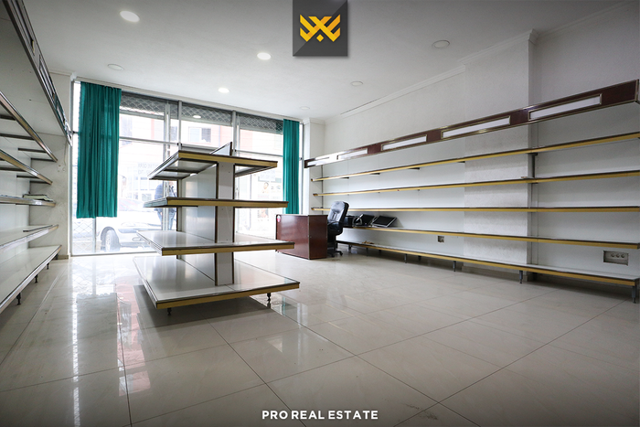 Espacio de 75m² en venta en Tophane