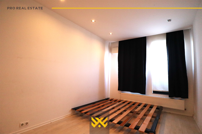 Maison de 250m² à vendre à bërnicë. (2)