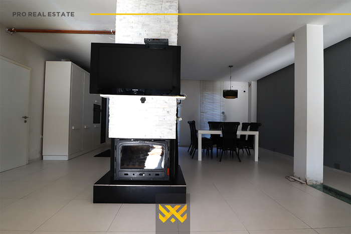 Maison de 250m² à vendre à bërnicë. (7)