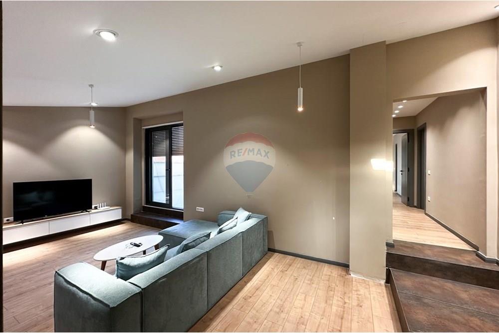 Apartamento en venta 2+1 en farkë.