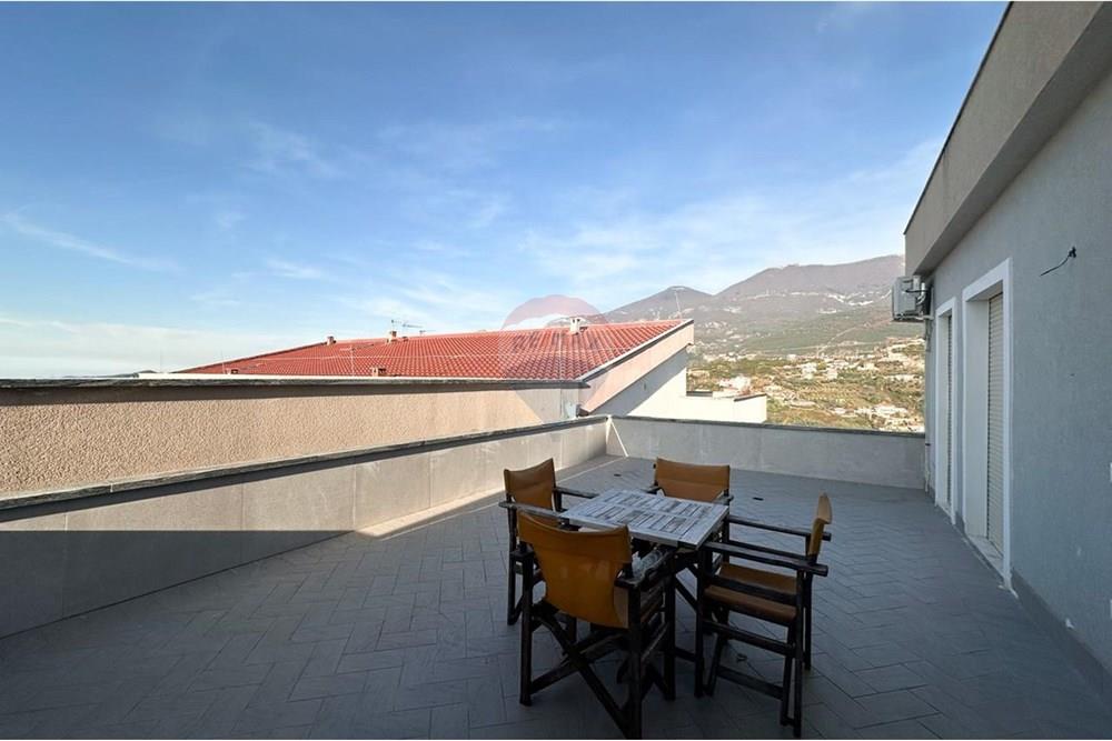 Apartamento en venta 2+1 en farkë.