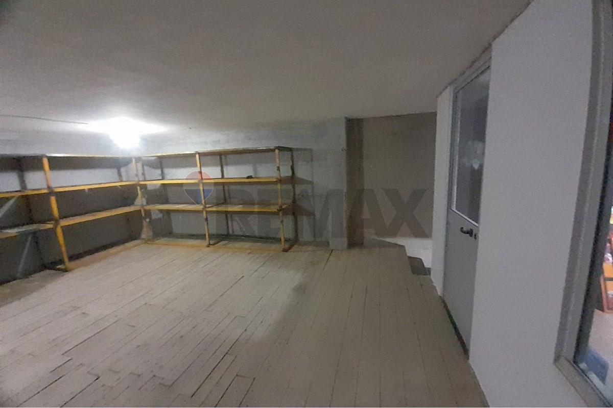 En alquiler revista 200 m² cerca de Liqeni i Thatë