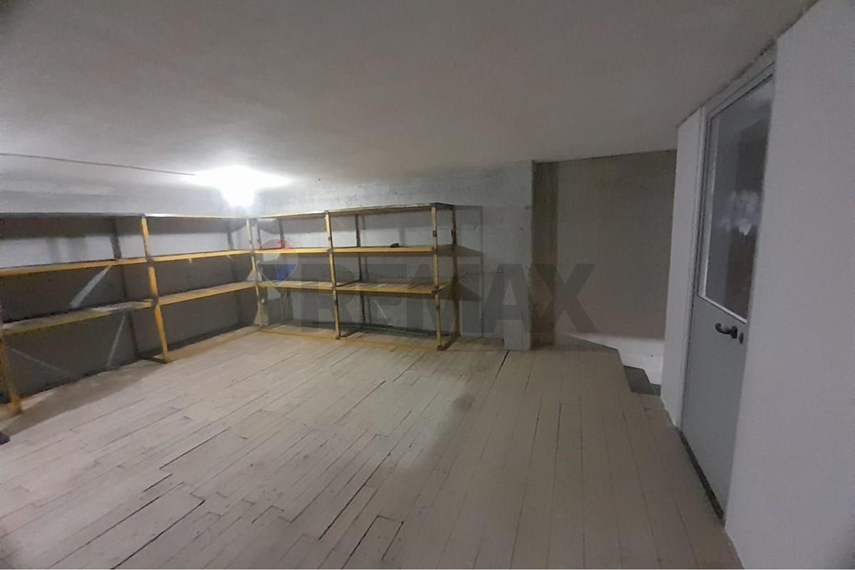 En alquiler revista 200 m² cerca de Liqeni i Thatë (2)