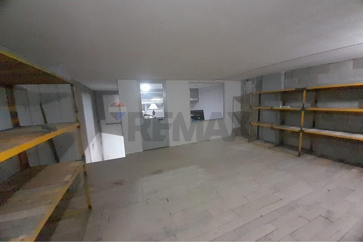 En alquiler revista 200 m² cerca de Liqeni i Thatë (4)