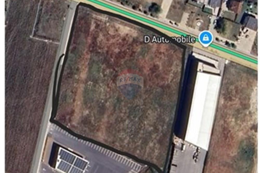 Terreno in vendita a Obiliq, adatto per sviluppo commerciale. Il terreno ha una superficie di 15.104 m² e offre buone opportunità di investimento e costruzione. (2)