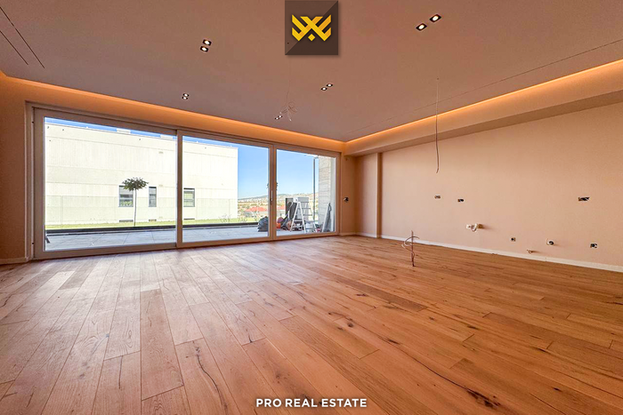 Terrasse 202m² + 77.8m² à louer dans le quartier marigona hill