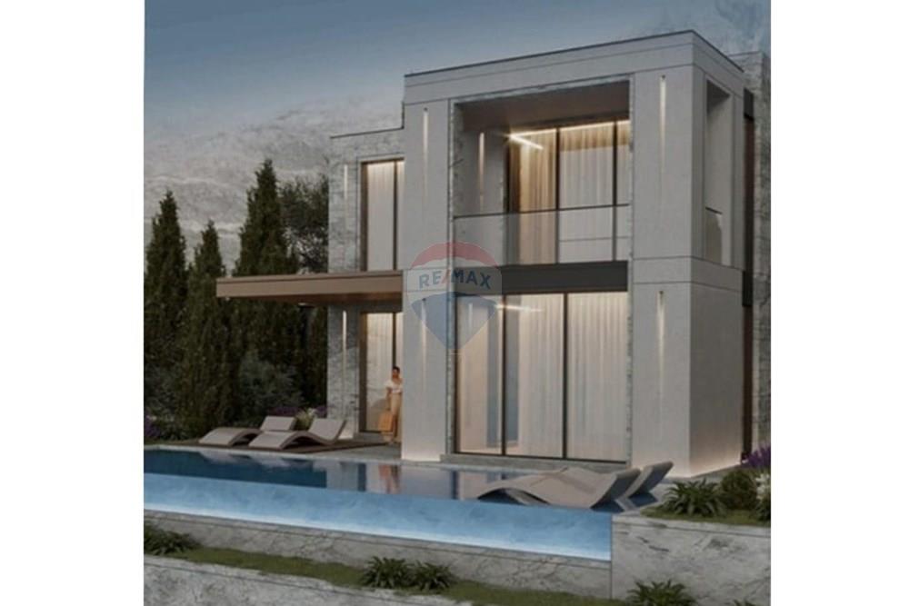 A unique opportunity to own a luxury villa in one of the most sought-after seaside residences!