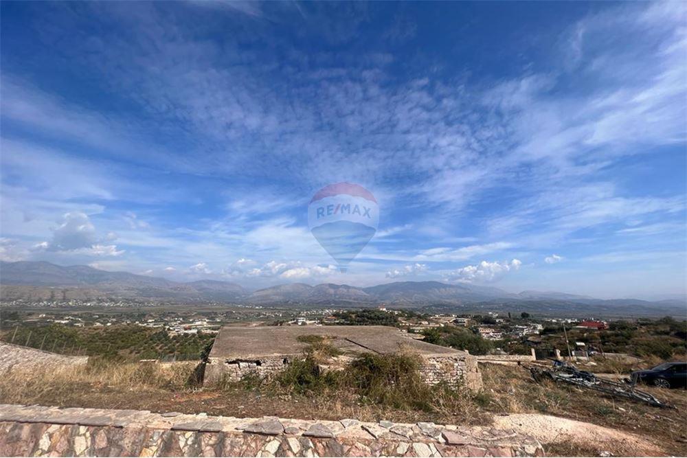 Land for sale for construction in gjashte, sarande. (2)