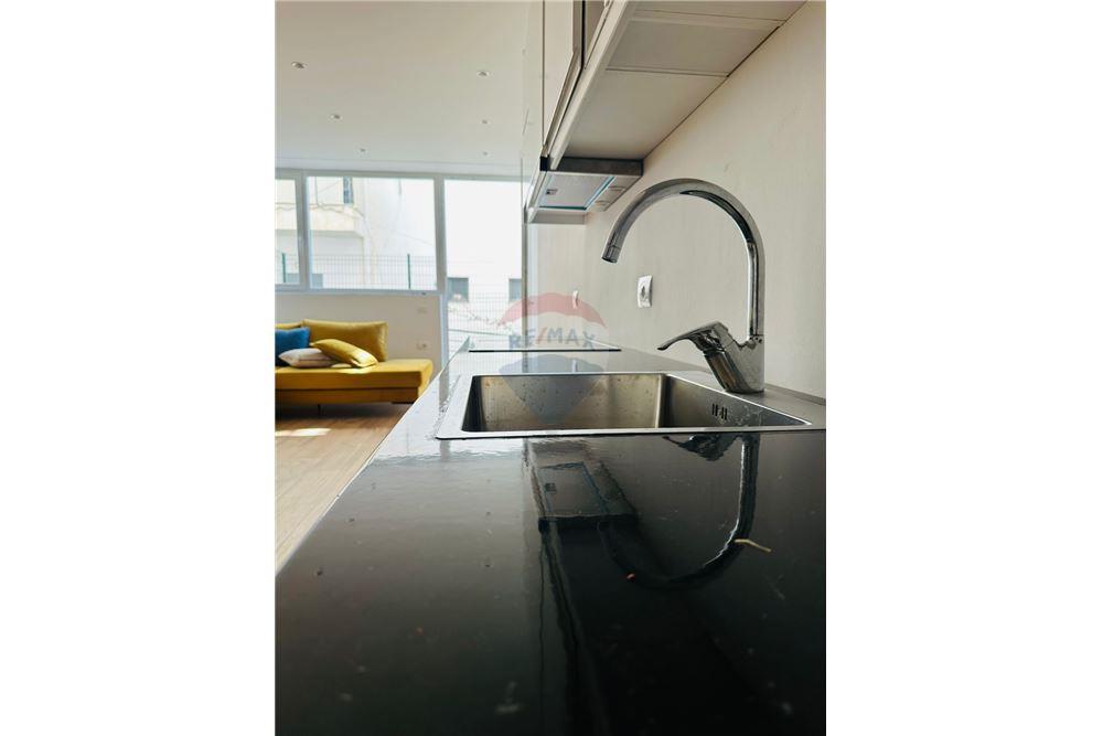Duplex à vendre avec cour privée construction de haute qualité dans un immeuble bien géré