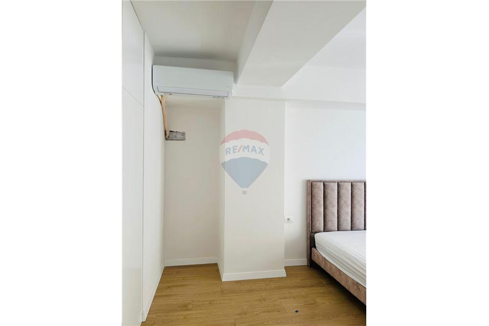 Duplex à vendre avec cour privée construction de haute qualité dans un immeuble bien géré