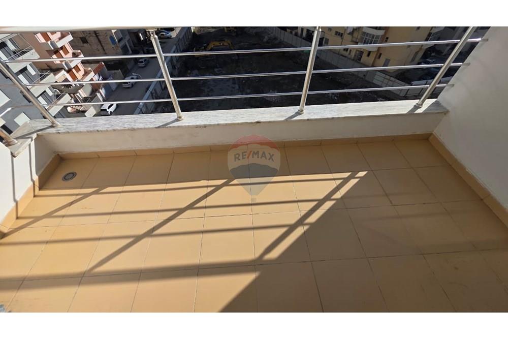 Apartament 1+1 për shitje lungomare, Vlorë