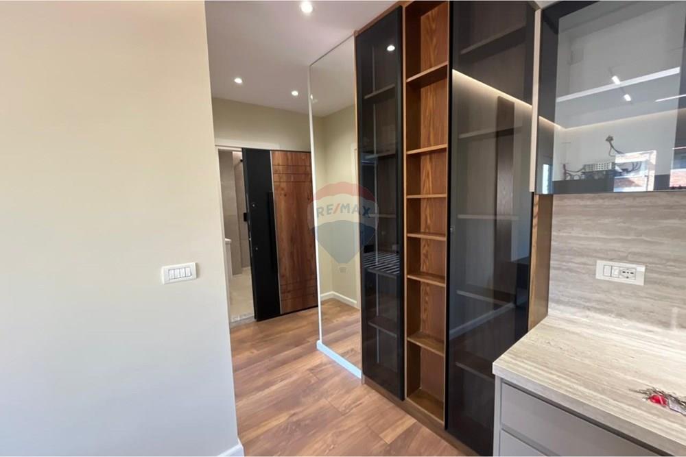 Apartamento en venta 1+1 cerca de mine peza, muy cerca del centro de Tirana! (4)