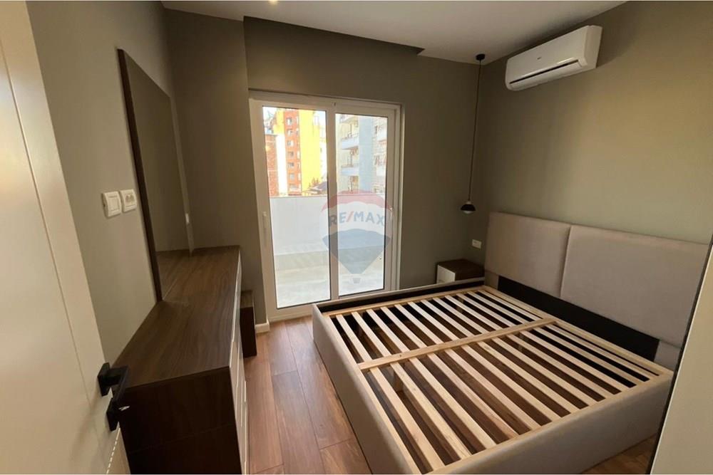 Apartamento en venta 1+1 cerca de mine peza, muy cerca del centro de Tirana! (5)