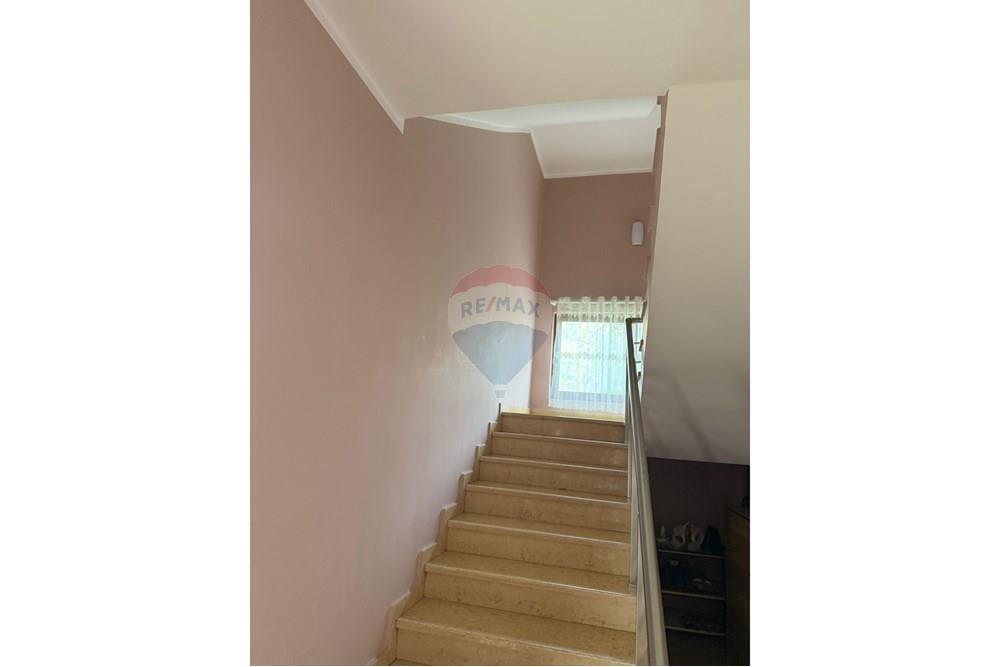 Villa mit 4 etagen zum verkauf in Sauk