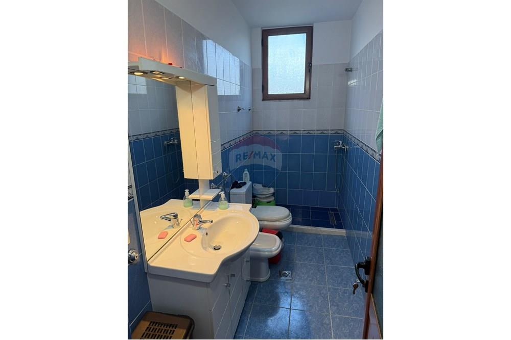 Villa mit 4 etagen zum verkauf in Sauk