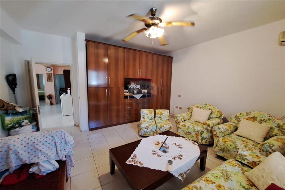 Shitet shtëpi private me sipërfaqe ndërtese prej 152m² dhe sipërfaqe trualli prej 456m²: