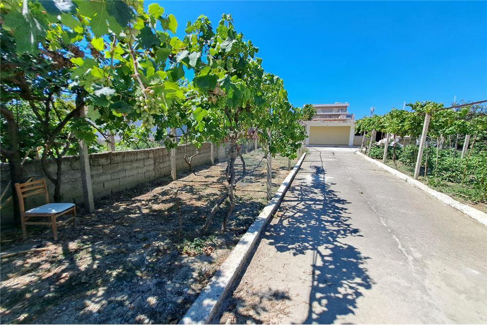 Maison privée à vendre avec une surface construite de 152m² et une superficie de terrain de 456m² (3)