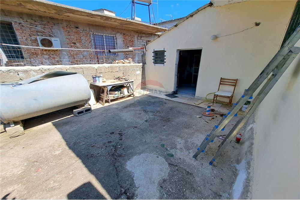 Shitet shtëpi private me sipërfaqe ndërtese prej 152m² dhe sipërfaqe trualli prej 456m²: