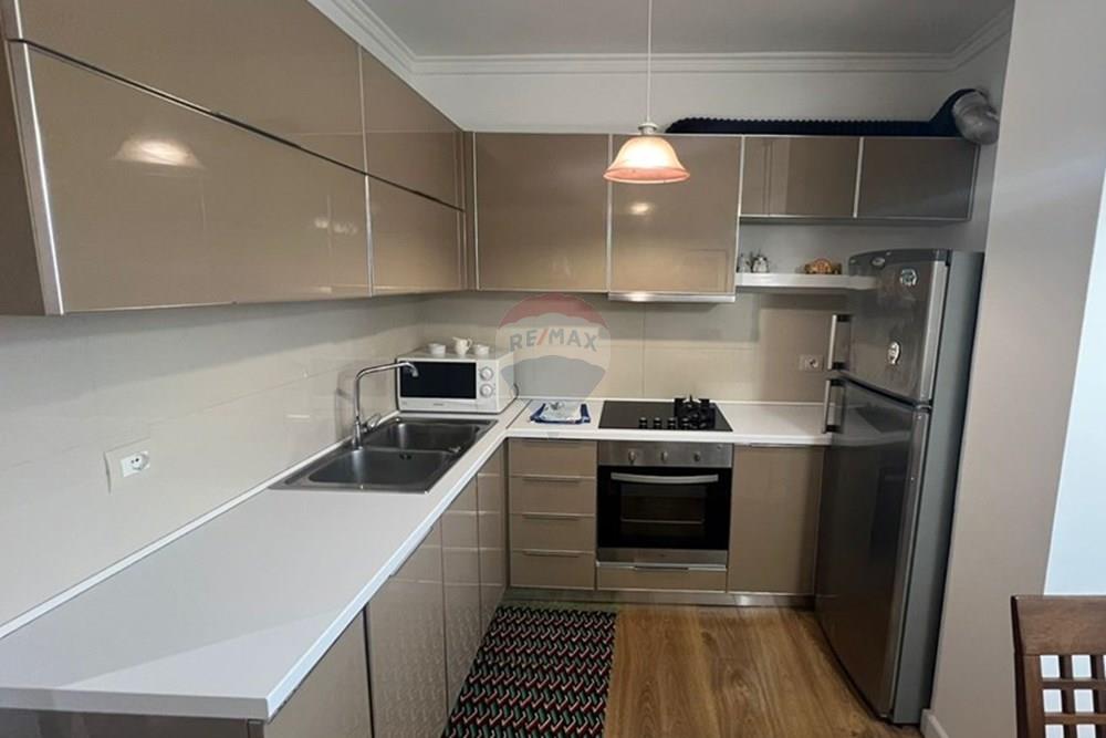 Blloku-viertel bietet eine 2+1+2 wohnung zur miete an.