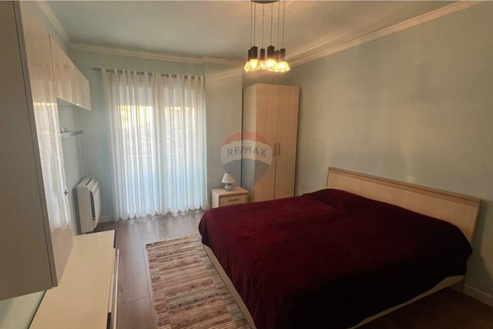 Blloku-viertel bietet eine 2+1+2 wohnung zur miete an.
