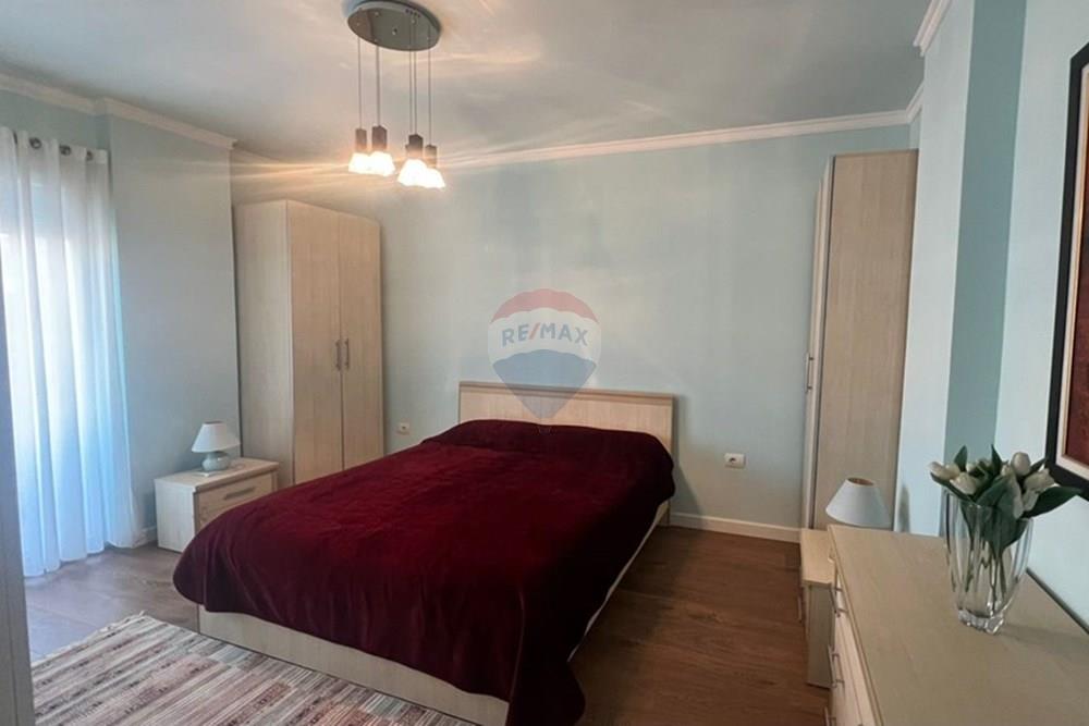 Blloku-viertel bietet eine 2+1+2 wohnung zur miete an.