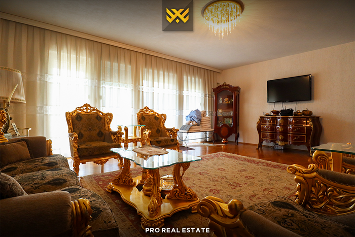Casa de 240m² en alquiler en Veternik