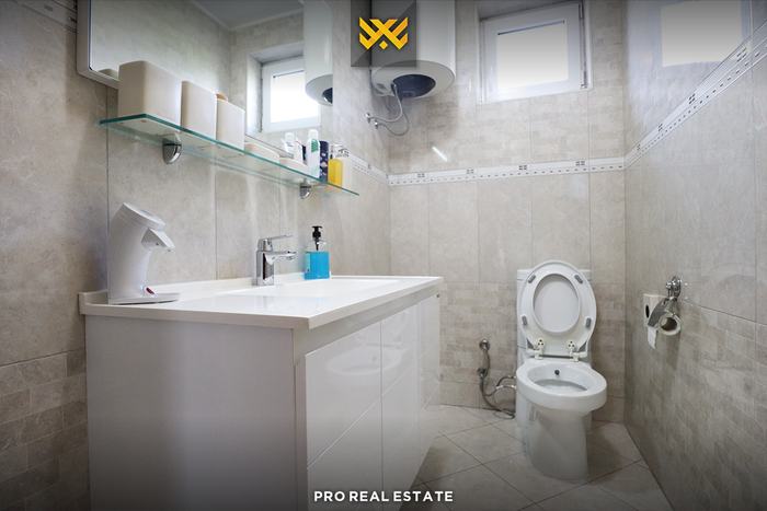 Casa de 240m² en alquiler en Veternik