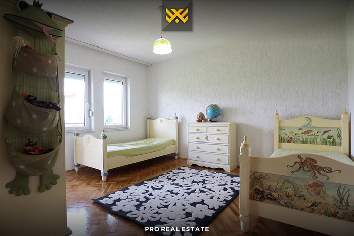 Casa de 240m² en alquiler en Veternik