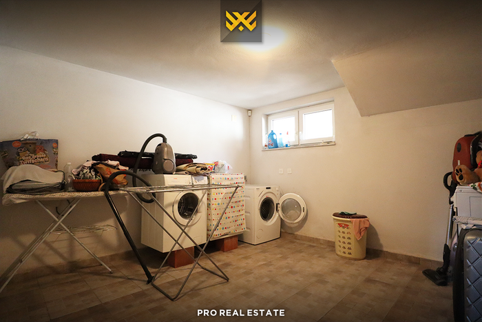 Casa de 240m² en alquiler en Veternik