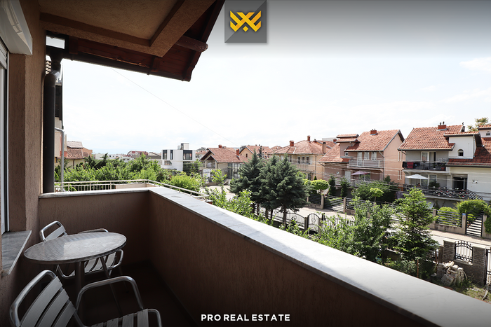Casa de 240m² en alquiler en Veternik