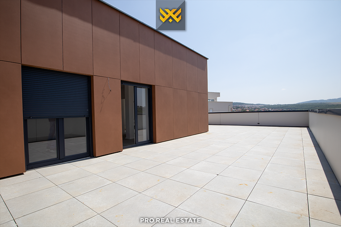 Banesë penthouse 148.89m² + 113.26m² për #shitje te Mati 1. (8)