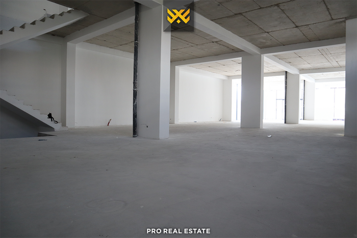 Oggetto / locale 1200m² in affitto a Fushë Kosovë