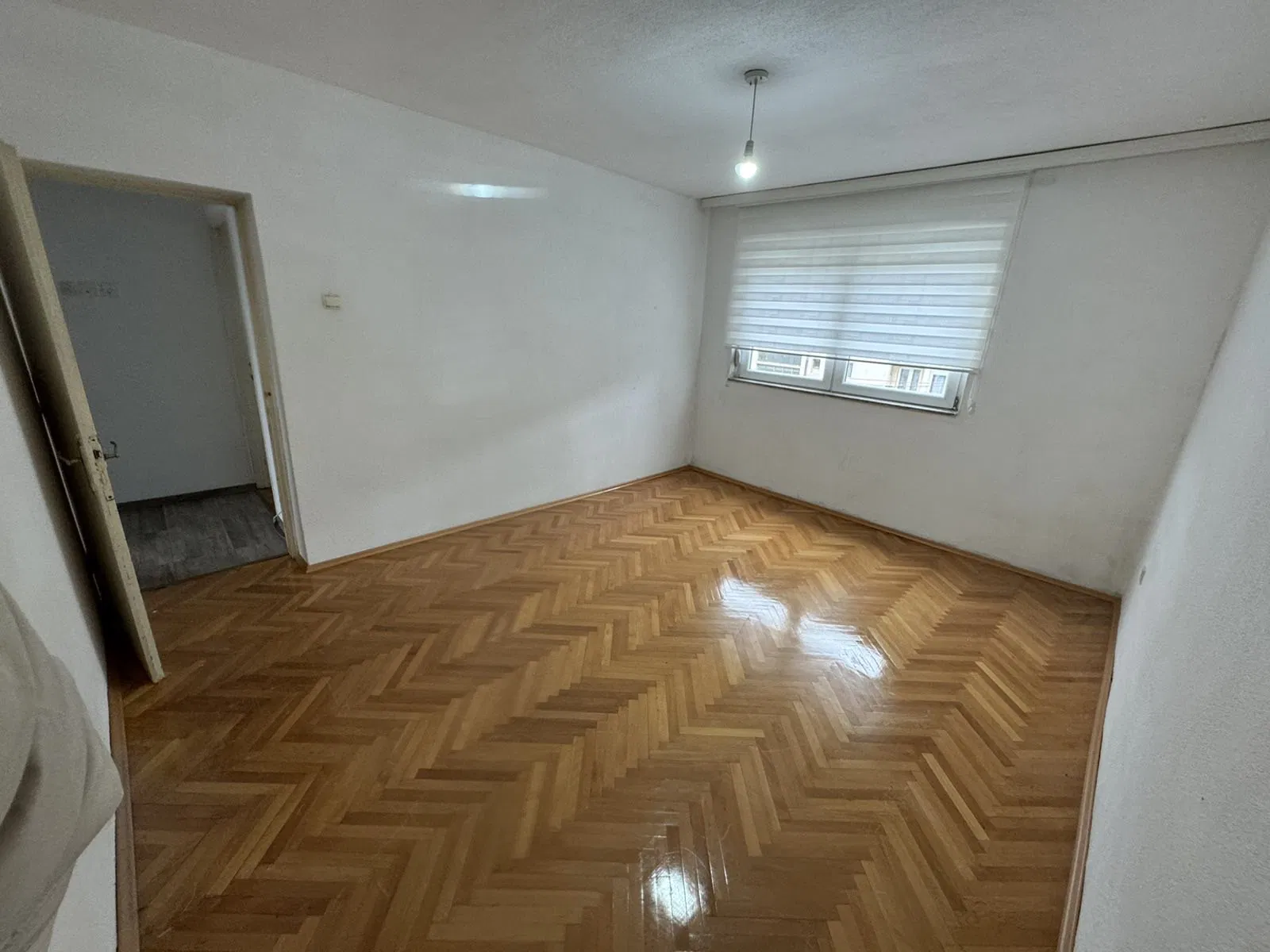 Banesë (zyre) me qira në ulpianë