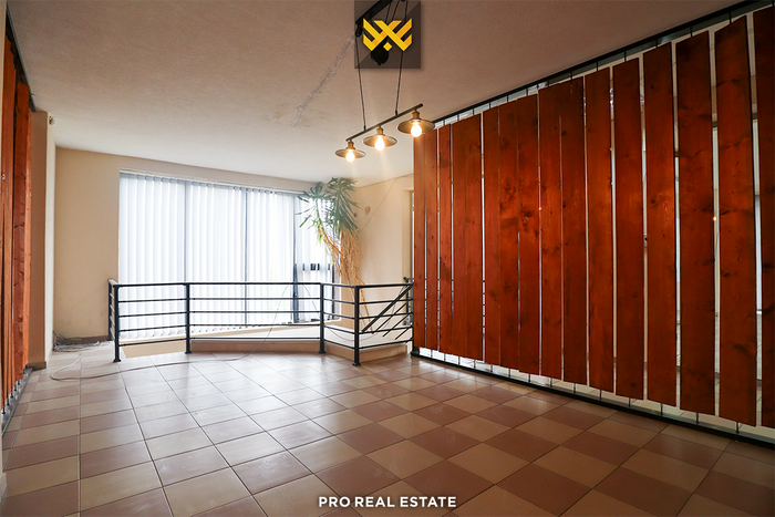 Local de 240m² en alquiler en Bregu i Diellit