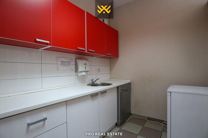 Local de 240m² en alquiler en Bregu i Diellit