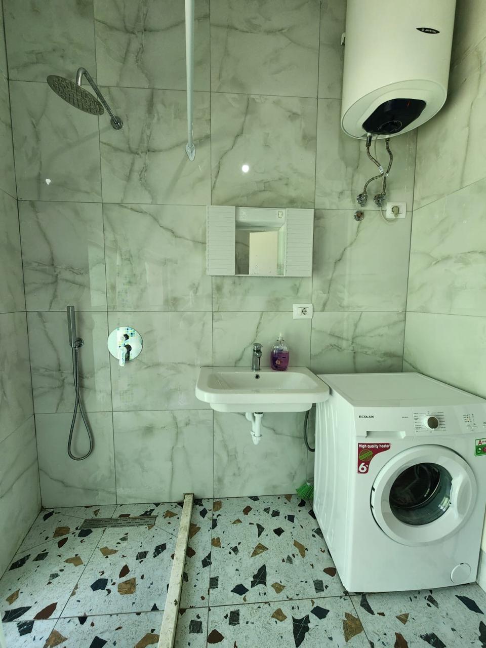 Venta | estudios | kompleksi mangalem | 67.000 €