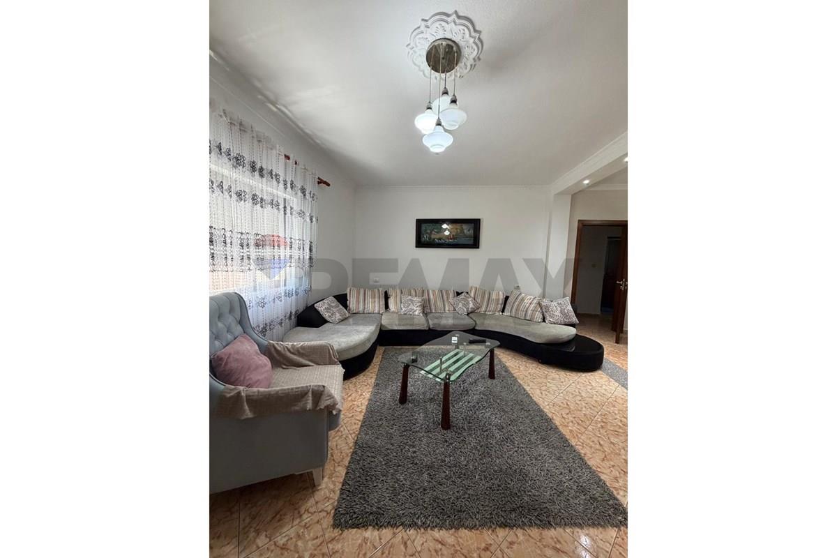 Apartamento 2+1+2 para alugar, segundo andar da vila em selite